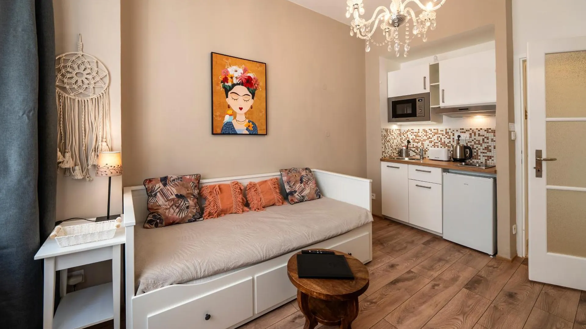 Studio Apartment - Tower Petrin Πράγα